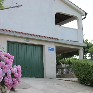 apartmani-roza-lopar.primorje-gorskikotar.com/